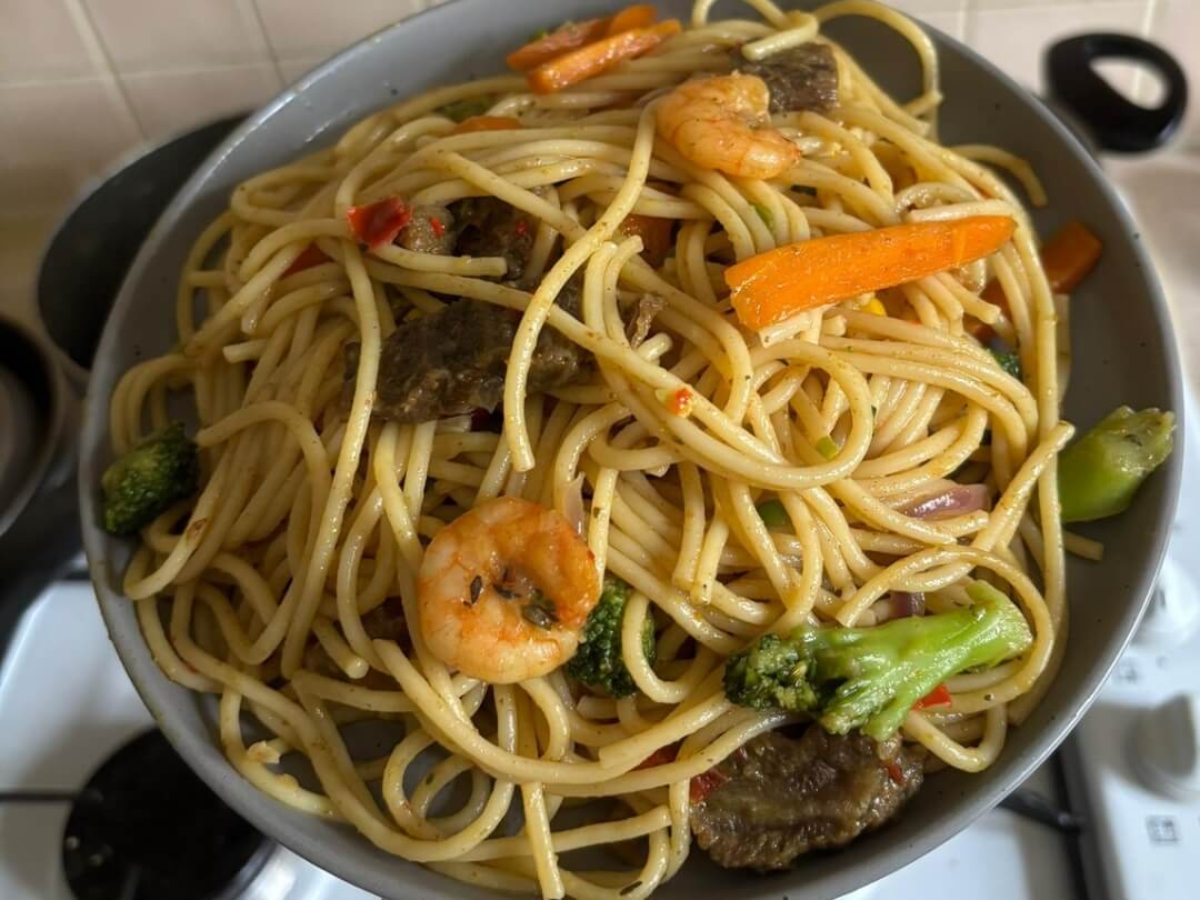 shrimp-stirfry-pasta-featured-image