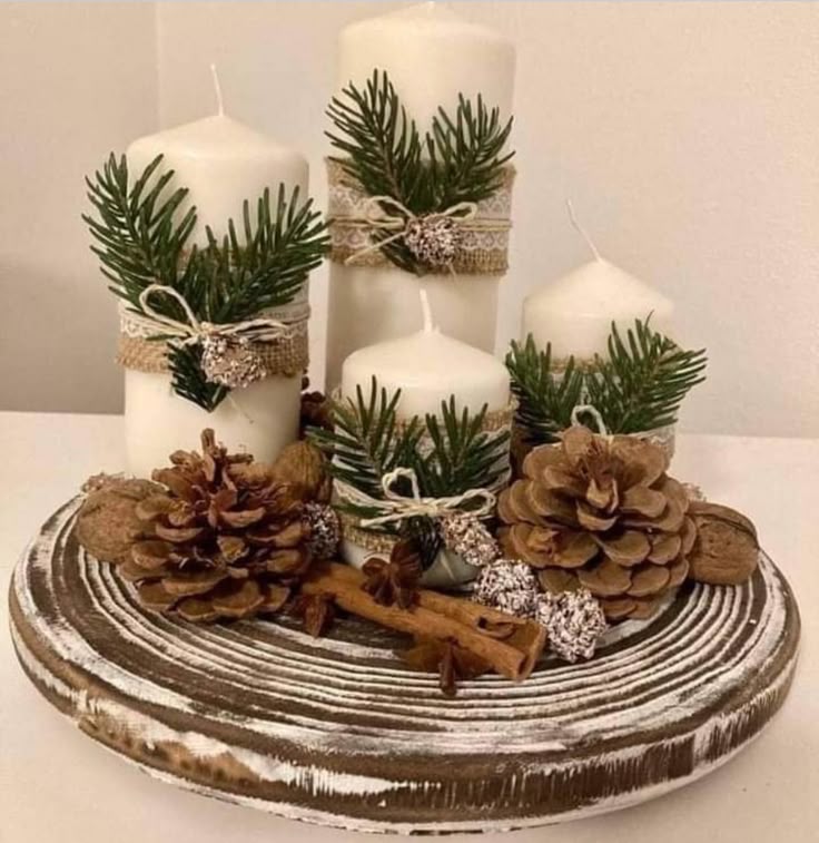 Cented-candle-on-the-table-10-easy-winter-decor-ideas-for-your-coffee-table
