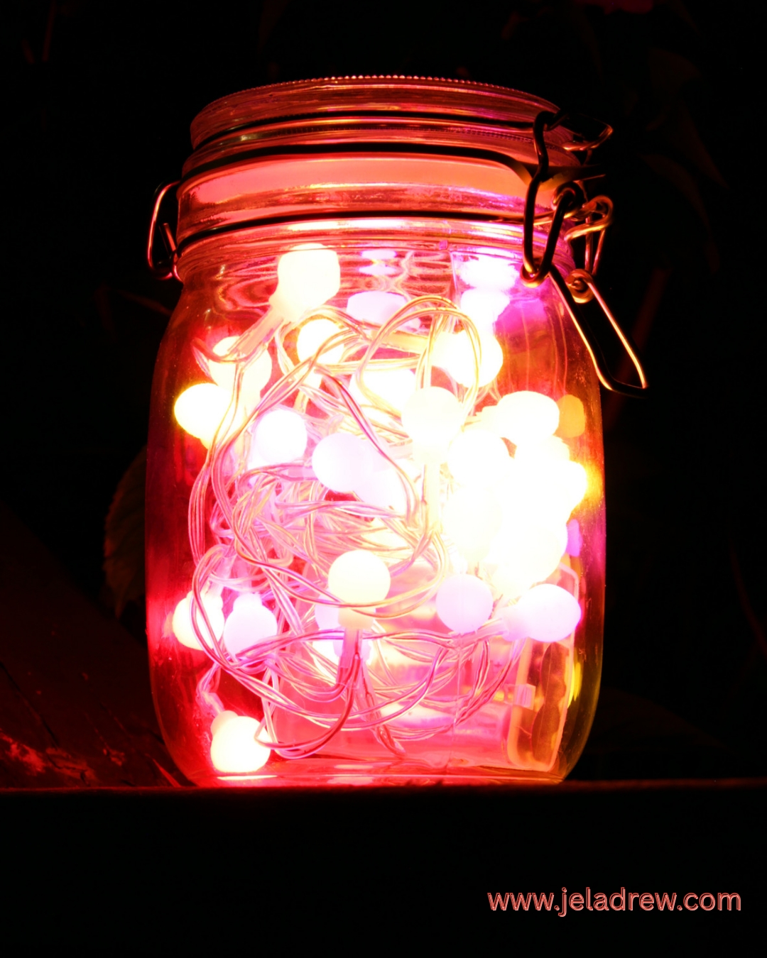 Mason-jar-15-fun-back-yard-games