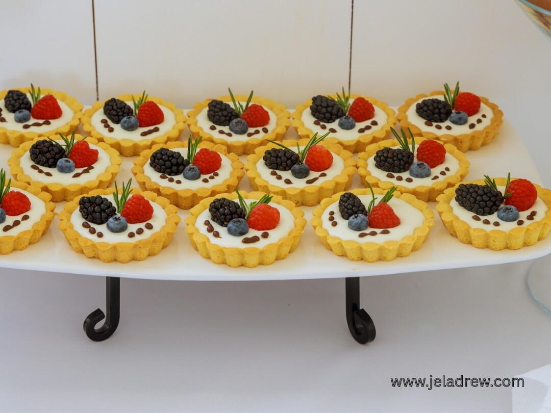 Mini-tartlets-fruit-filling