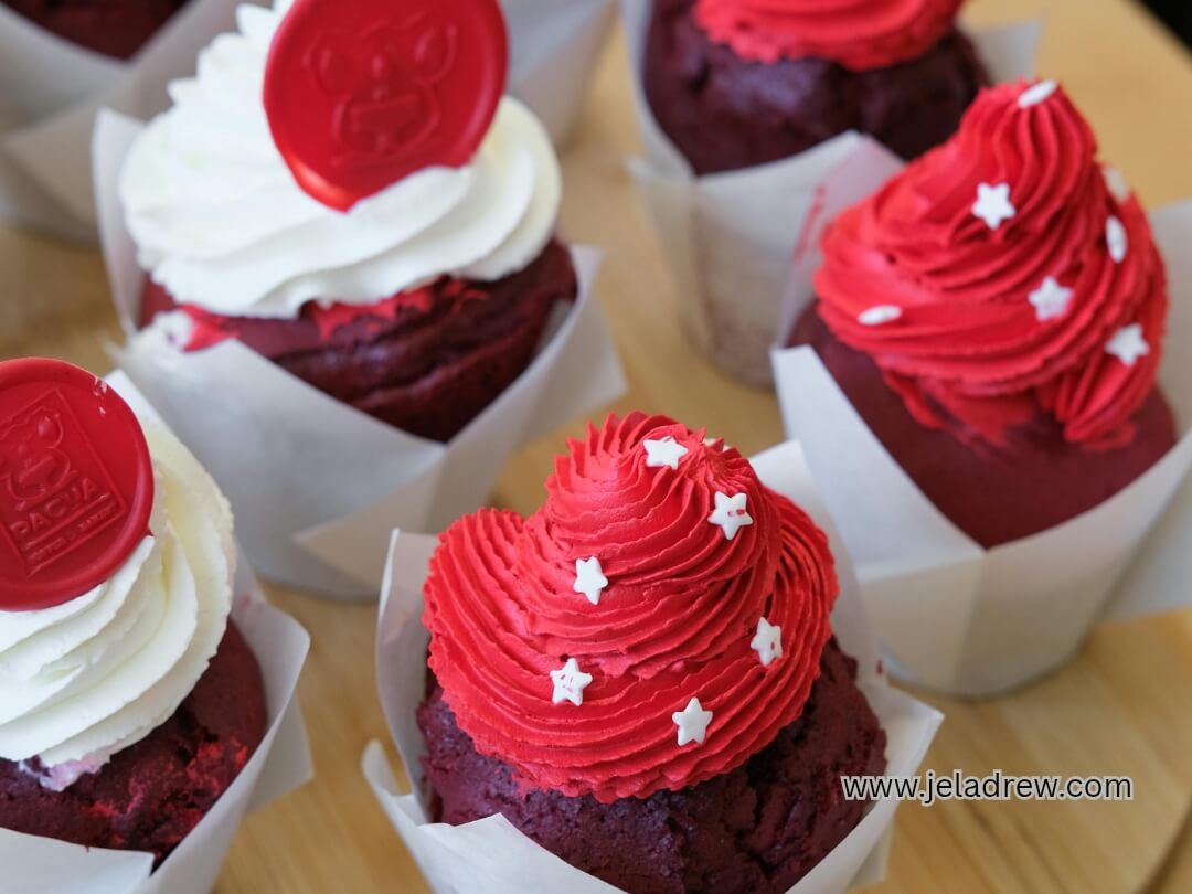 Red-velvet-cup-cake