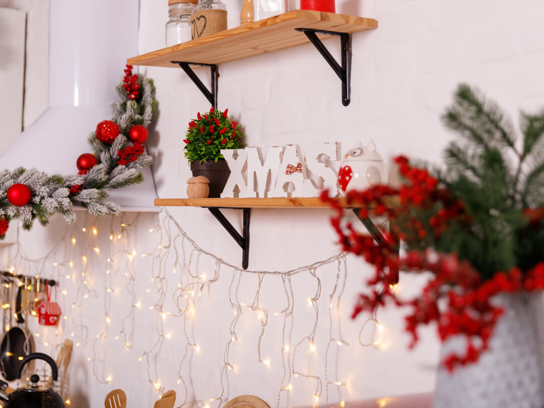 Christmas-decoration-20-small-kitchen-wall-decor