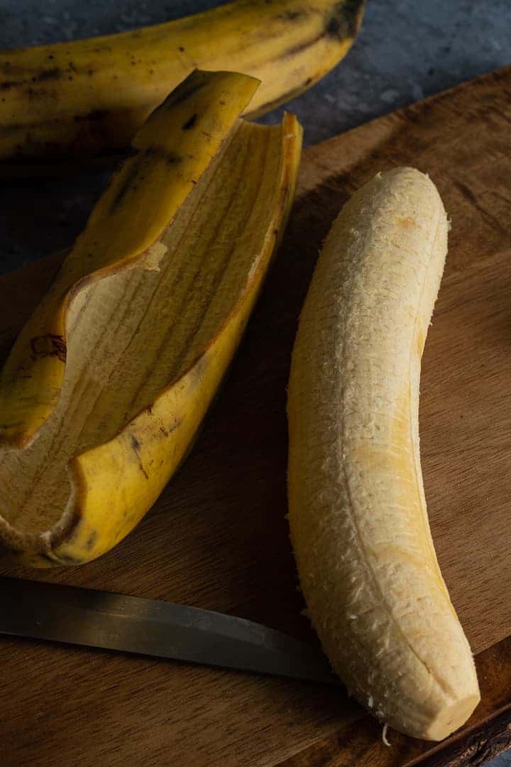How-to-Peel-ripe-plantains-ready-for-roasting-to-make-Nigerian-bole
