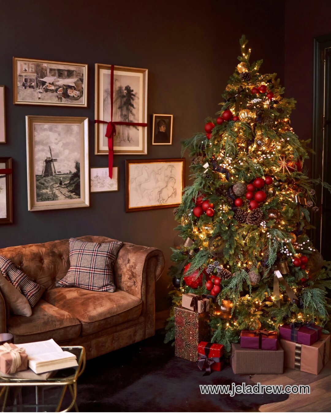 Christmas-tree-in-a-small-living-room