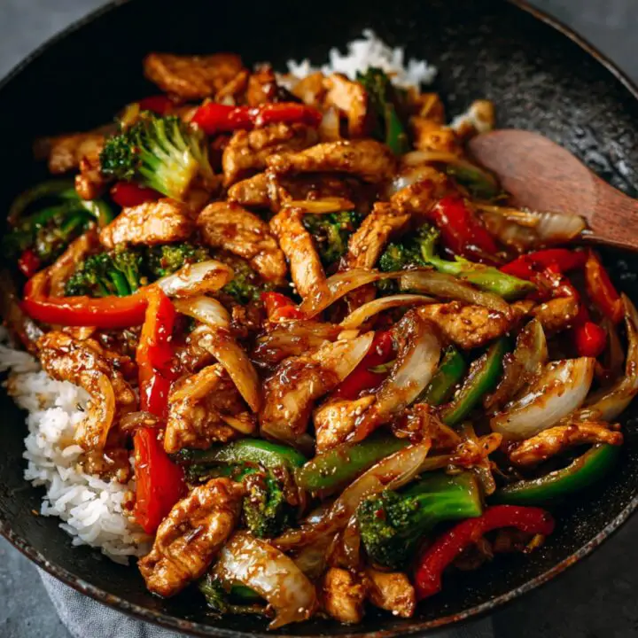 Easy-Chicken-Stirfry-with-rice-in-a-pan