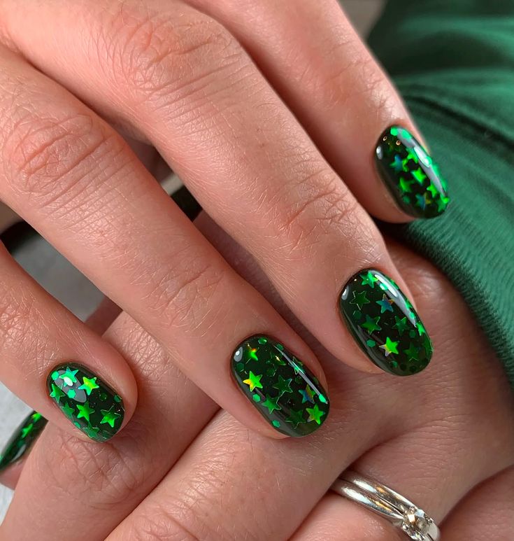 Green-glitter-full-nails