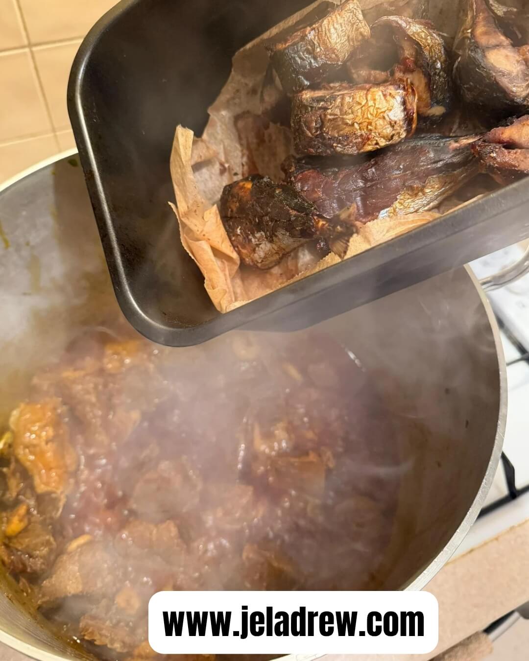Step-5-Adding-air-fried-mackerel-fish-to-the-uziza-spinach-soup
