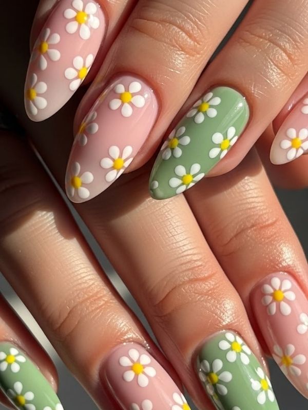 Cute-Back-to-School-Nail-Designs-Teens Will-Adore