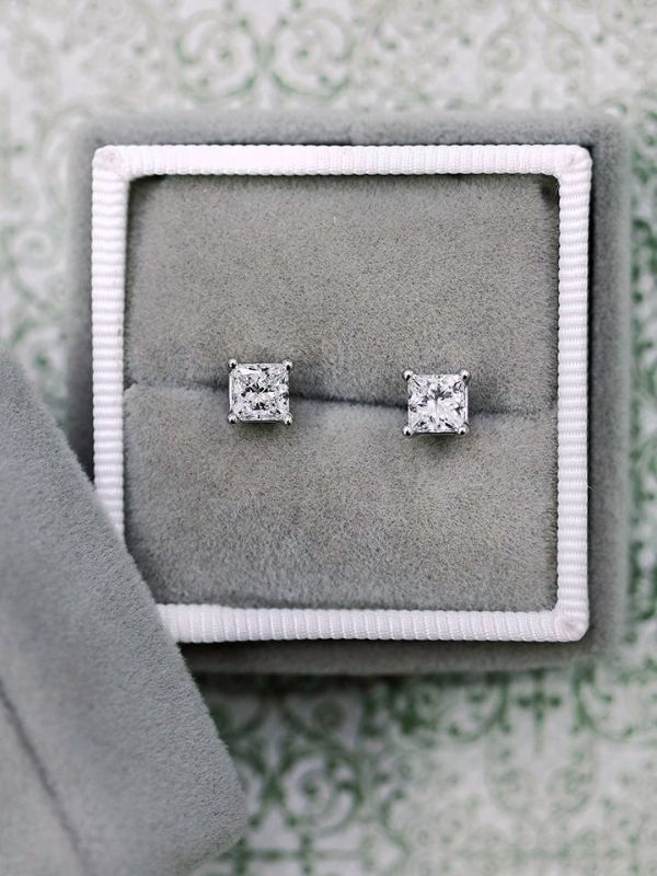 Elegant-Mother’s-Day-Jewelry-Gifts-for-Moms