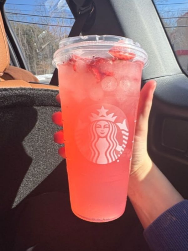 Starbucks-Drinks-You-Have-to-Try-This-Season