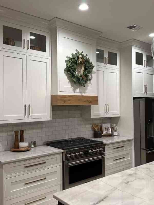 Beautiful-Wooden-Range-Hood-Ideas