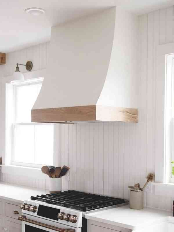 Beautiful-Wooden-Range-Hood-Ideas