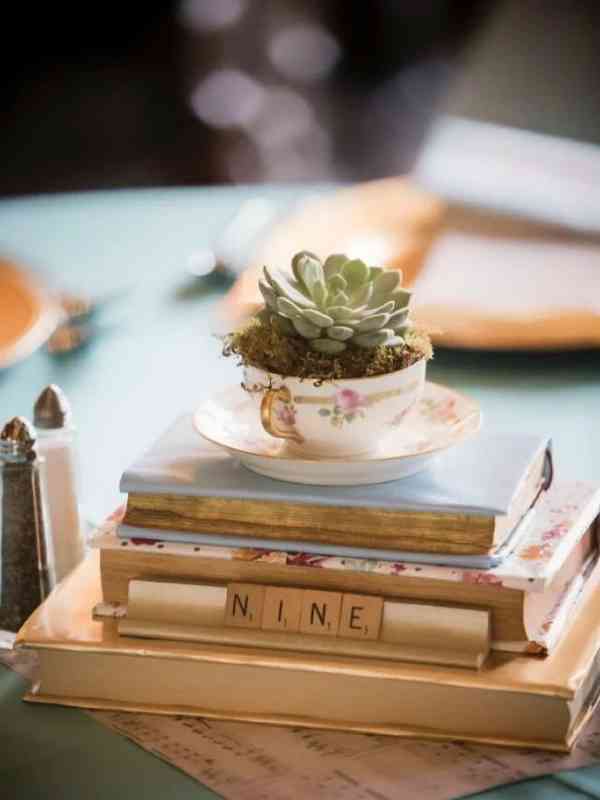 Creative-Book-Centerpiece-Ideas-for-Weddings