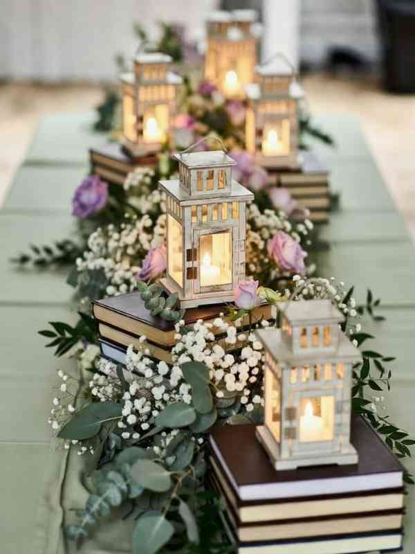 Creative-Book-Centerpiece-Ideas-for-Weddings