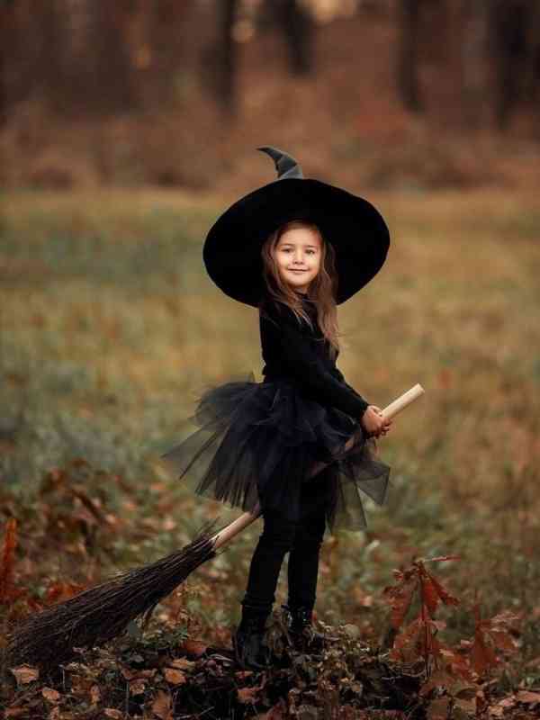 Cute-Halloween-Costume-Ideas-For-Couples-And-Kids