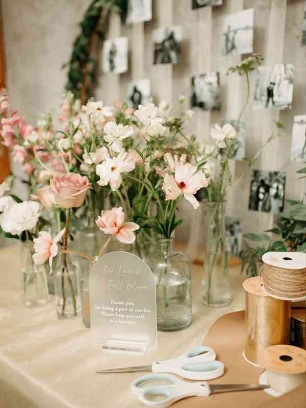 Stunning-DIY-Flower-Bar-Ideas-for-Weddings
