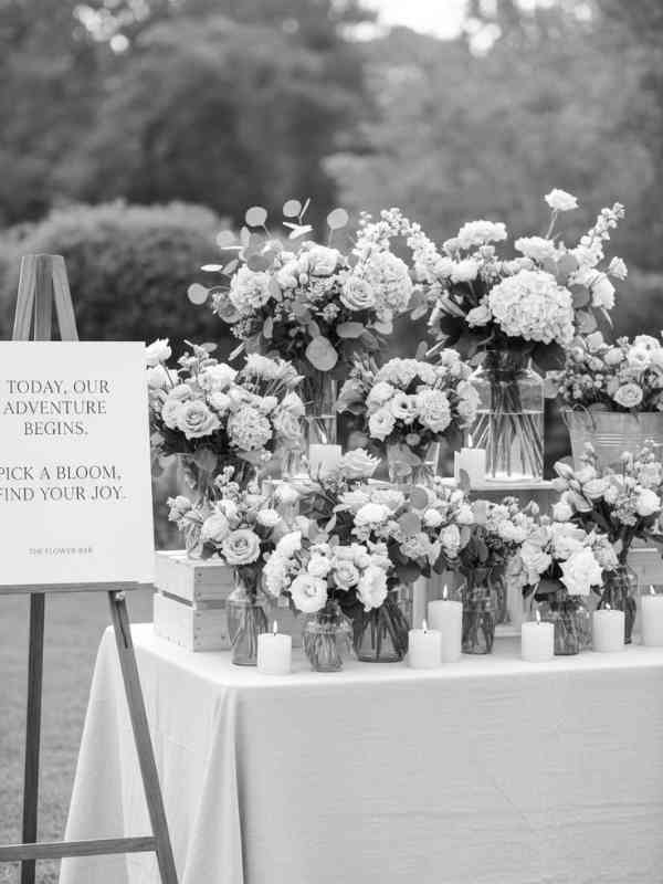 Stunning-DIY-Flower-Bar-Ideas-for-Weddings