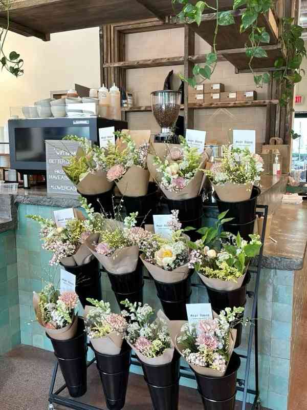 Bridal-Shower-Flower-Bar-Ideas