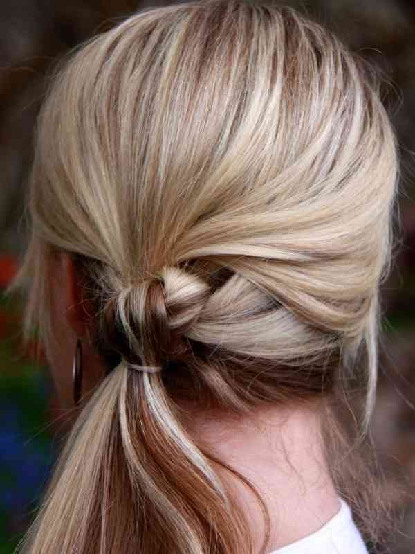 Cute-Beach-Hairstyles-for-an-Effortless-Vacation