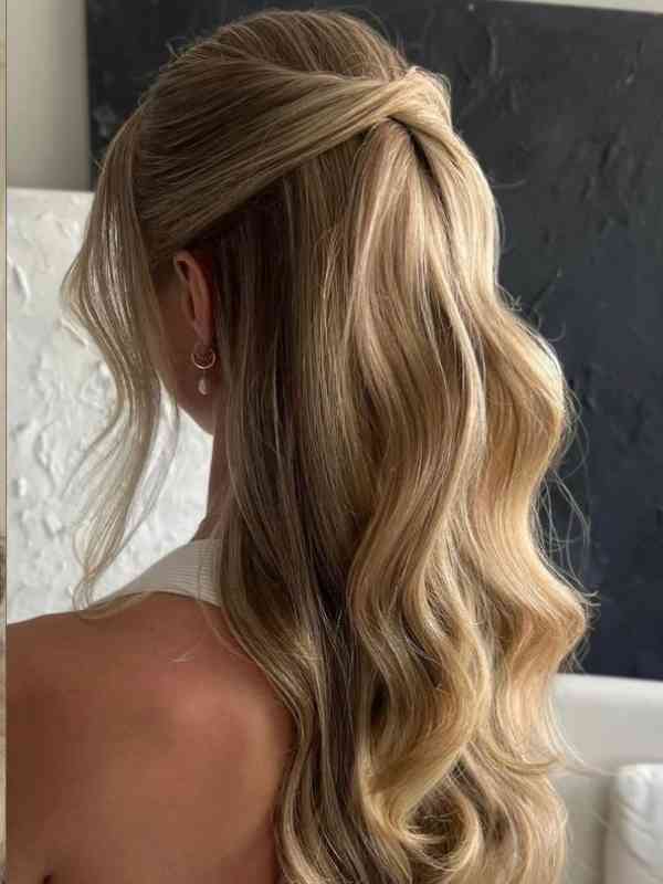Cute-Beach-Hairstyles-for-an-Effortless-Vacation
