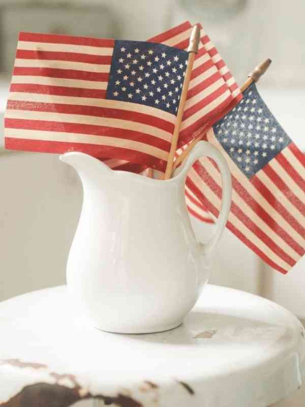 Patriotic-Table-Decor-and-Backdrop-Ideas