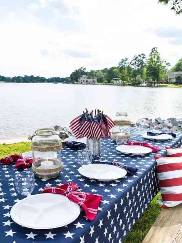 Patriotic-Table-Decor-and-Backdrop-Ideas