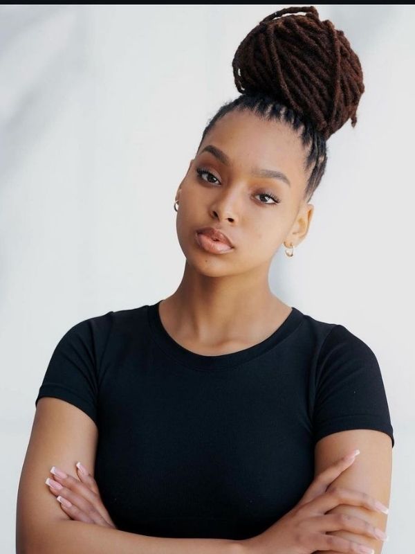 Stylish-Graduation-Hairstyles-for-Long-Locs