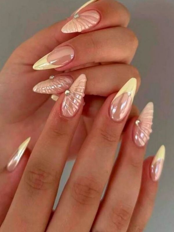 Summer-Wedding-Nail-Ideas-for-Beach-Brides