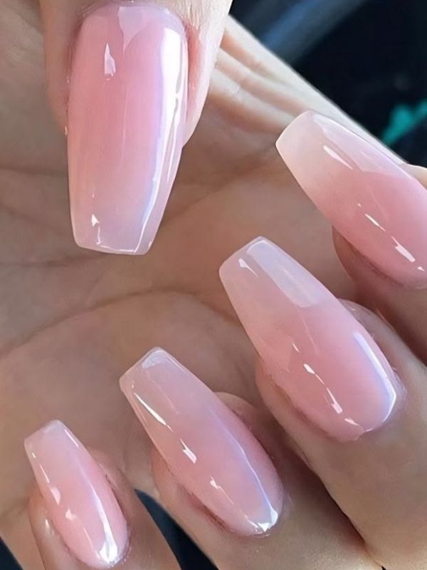 Summer-Wedding-Nail-Ideas-for-Beach-Brides