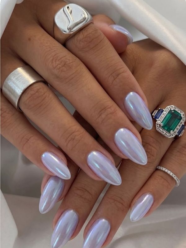 Summer-Wedding-Nail-Ideas-for-Beach-Brides