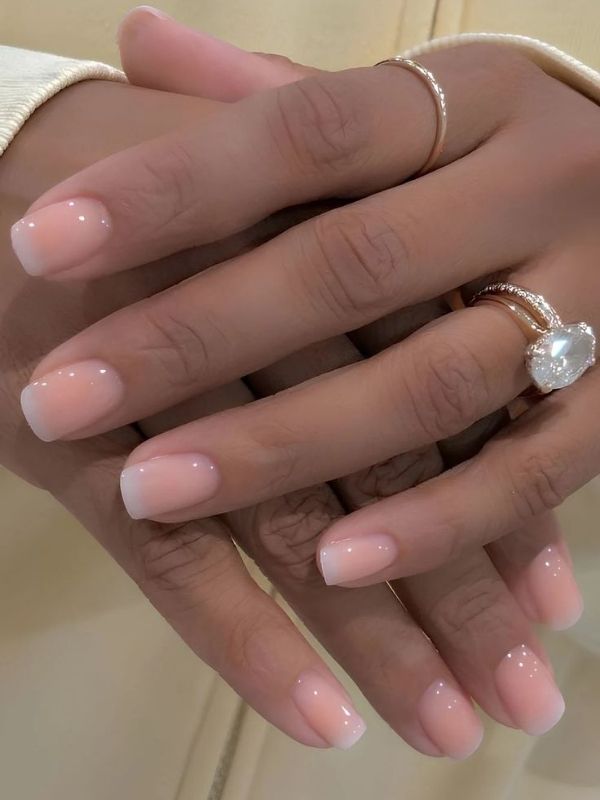 Summer-Wedding-Nail-Ideas-for-Beach-Brides