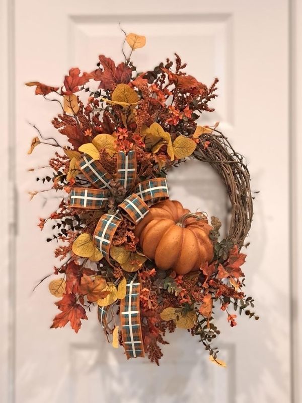 Easy-DIY-Fall-Wreath-Ideas-for-Front-Door