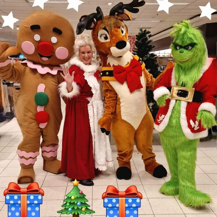holiday-character-cosplay-office-Christmas-party-team