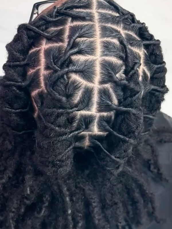 Trendy-Fall-Loc-Hairstyles-for-Women