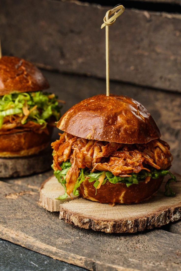 BBQ-pulled-chicken-sandwiches-for-a-crowd