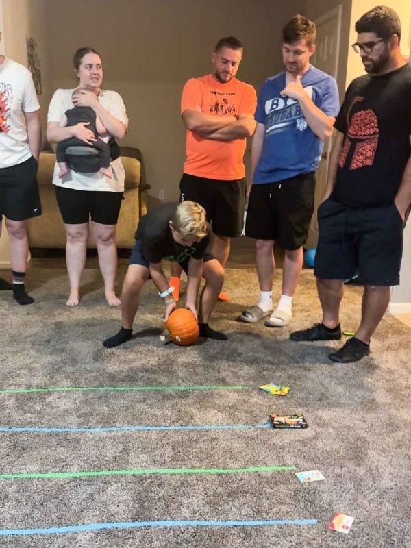 Best-Thanksgiving-Games-to-Play-with-Family-and-Friends-at-Home