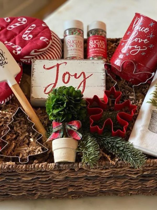 Christmas-Gift-Baskets-for-Friends