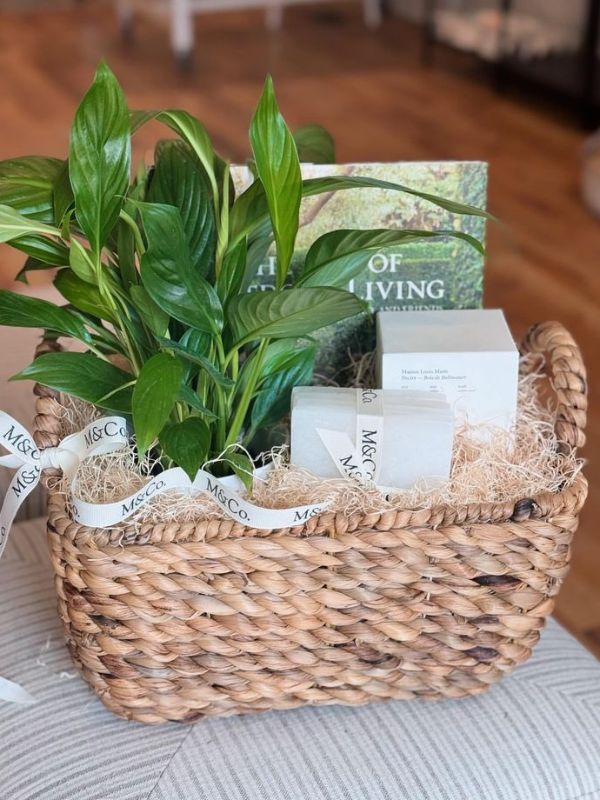 Christmas-Gift-Baskets-for-Friends