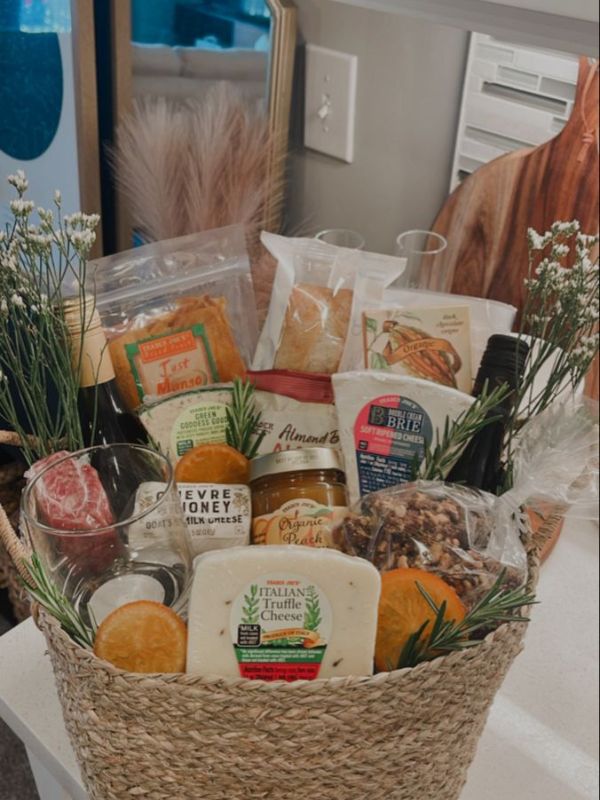 Christmas-Gift-Baskets-for-Friends