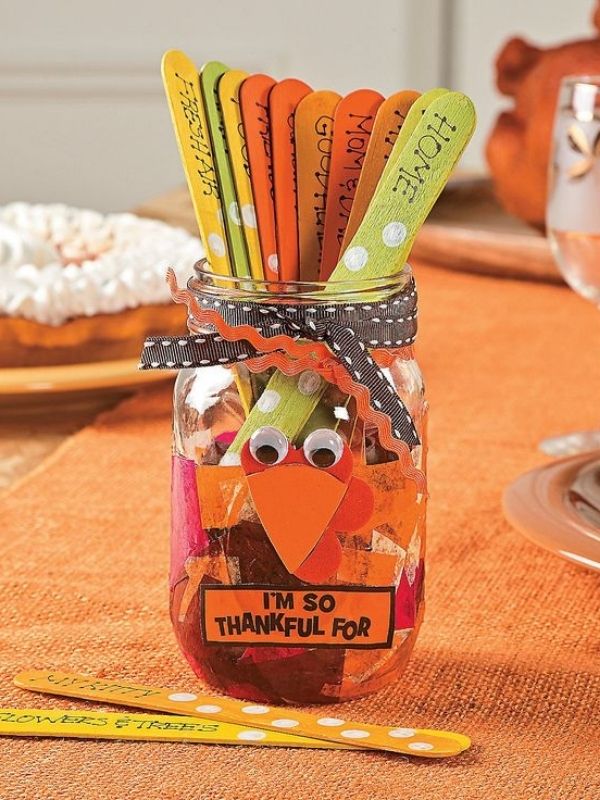 Easy-Thanksgiving-Crafts-for-Kids-and-Adults-to-Make-Together