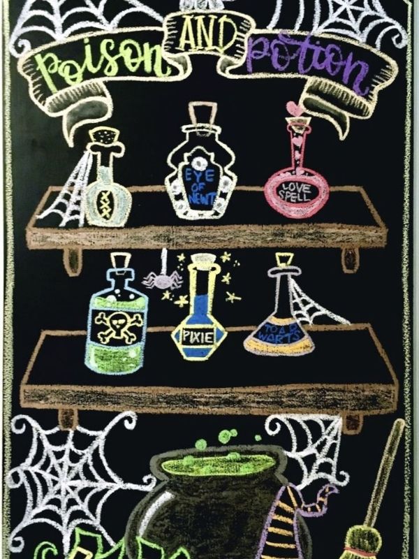 Eerie-Halloween-Chalkboard-Ideas-for-Spooky-Home-Decor