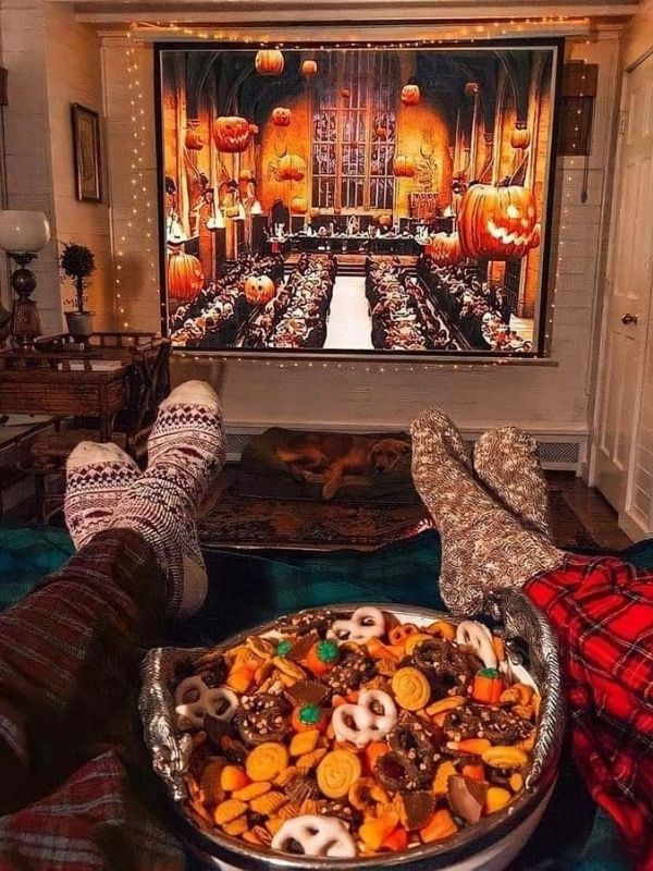 Fun-Thanksgiving-Activities-for-Couples-to-Enjoy-Together-at-Home