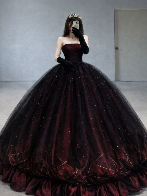 Halloween-Wedding-Dress-Ideas-for-a-Spooky-Yet-Elegan- Look