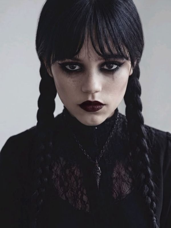 Wednesday-Addams-hallaoween-make-up-for-beginner