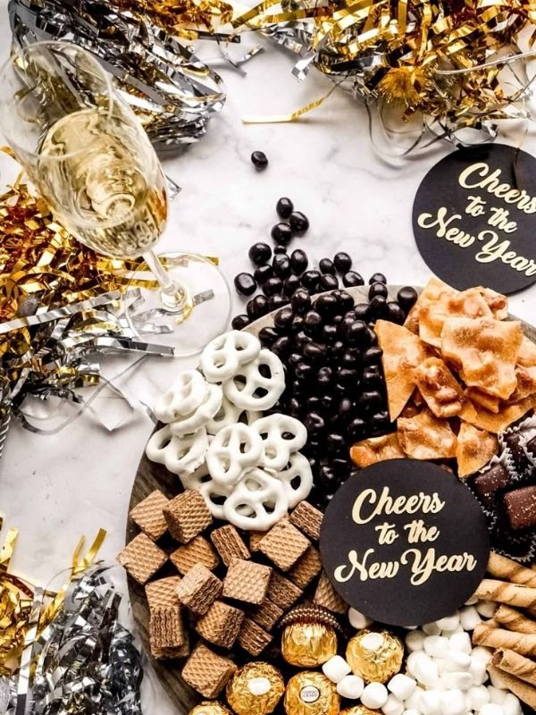 New-Year's-Eve-Charcuterie-Board-Ideas-for-Every-Party