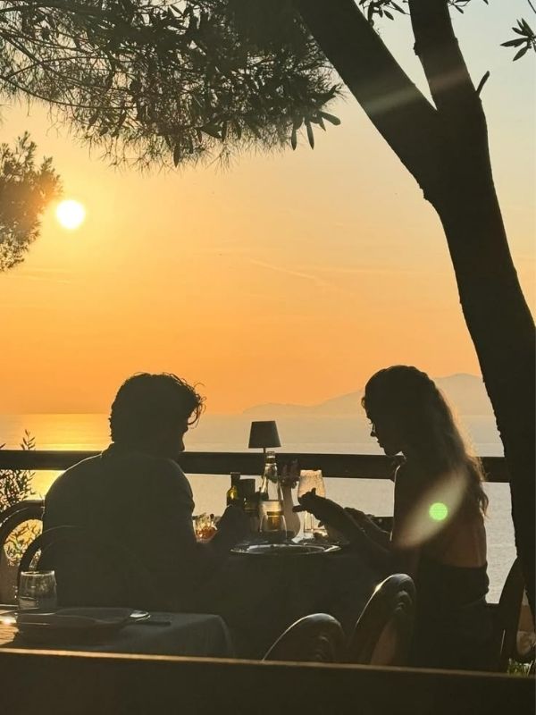 Romantic-Museum-Date-Night-Ideas-for-Couples