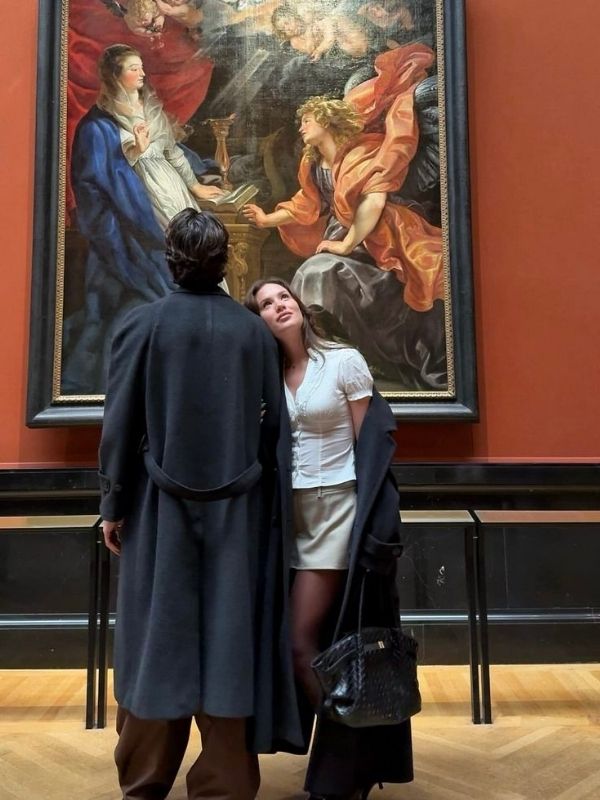 Romantic-Museum-Date-Night-Ideas-for-Couples