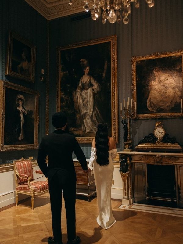 Romantic-Museum-Date-Night-Ideas-for-Couples