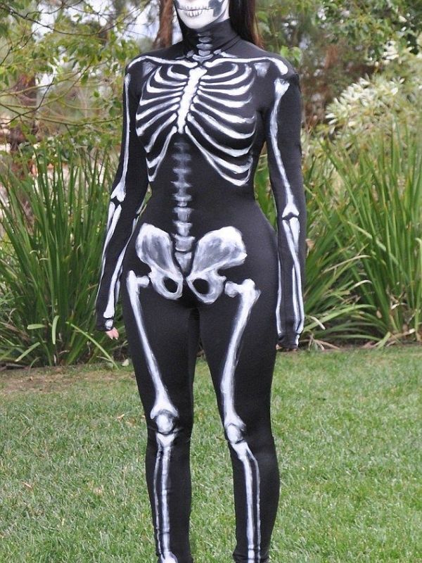 Smart-and-Spooky-Halloween-Costume-Ideas-for-Teachers-at-School