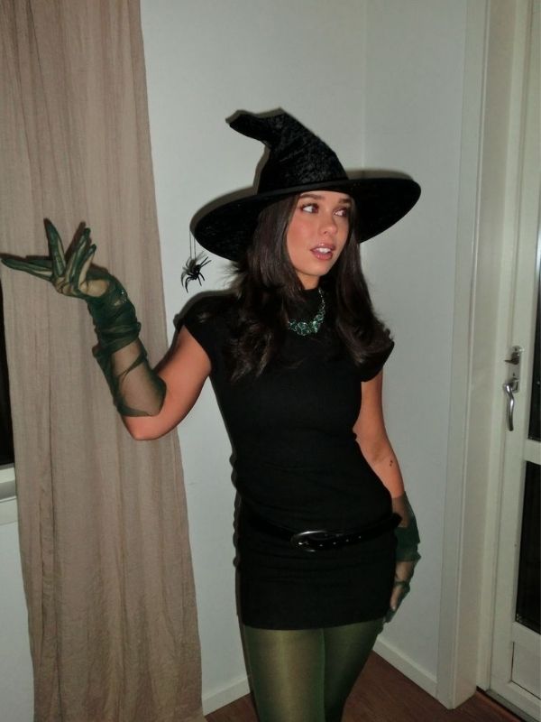 Smart-and-Spooky-Halloween-Costume-Ideas-for-Teachers-at-School